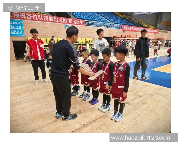 儿子首次参加篮球赛的紧张与兴奋让我感受到成长的快乐与亲子间的默契
